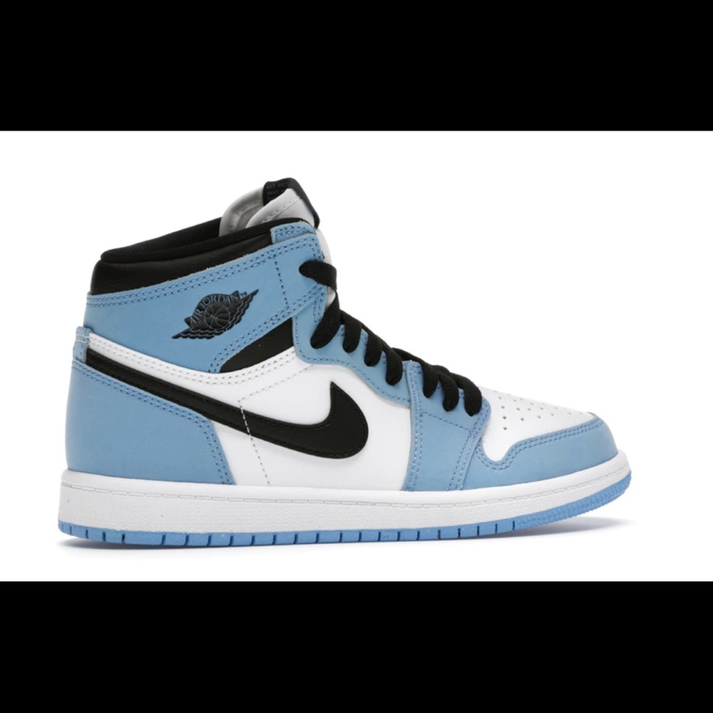 New never worn and authenticated Jordan 1 Retro high og sneakers.